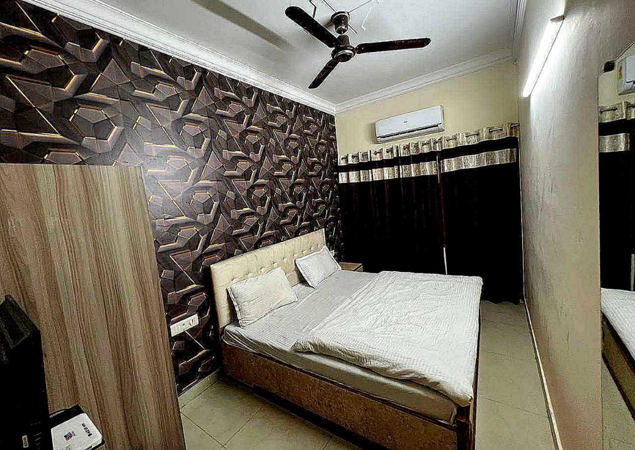Hotel Anand Amritsar Exterior photo