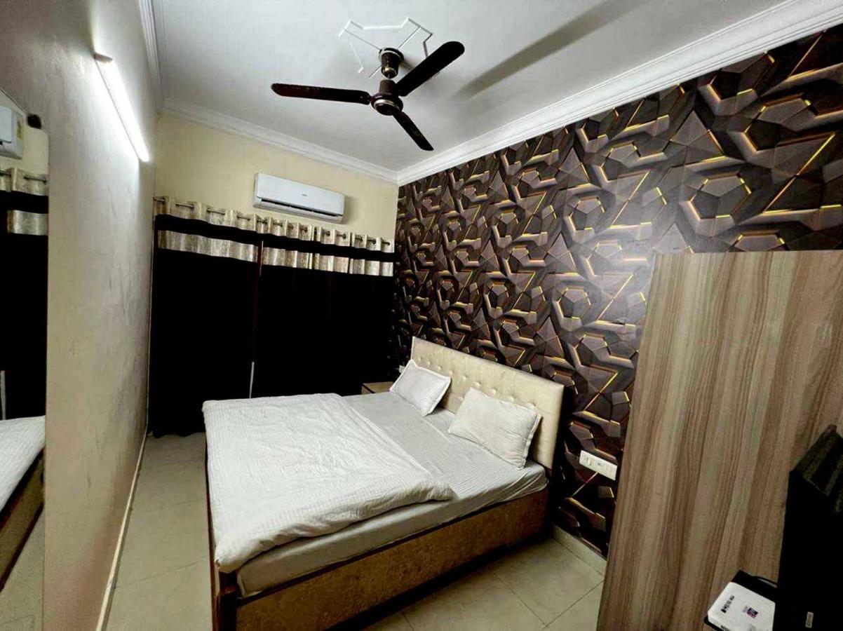Hotel Anand Amritsar Exterior photo
