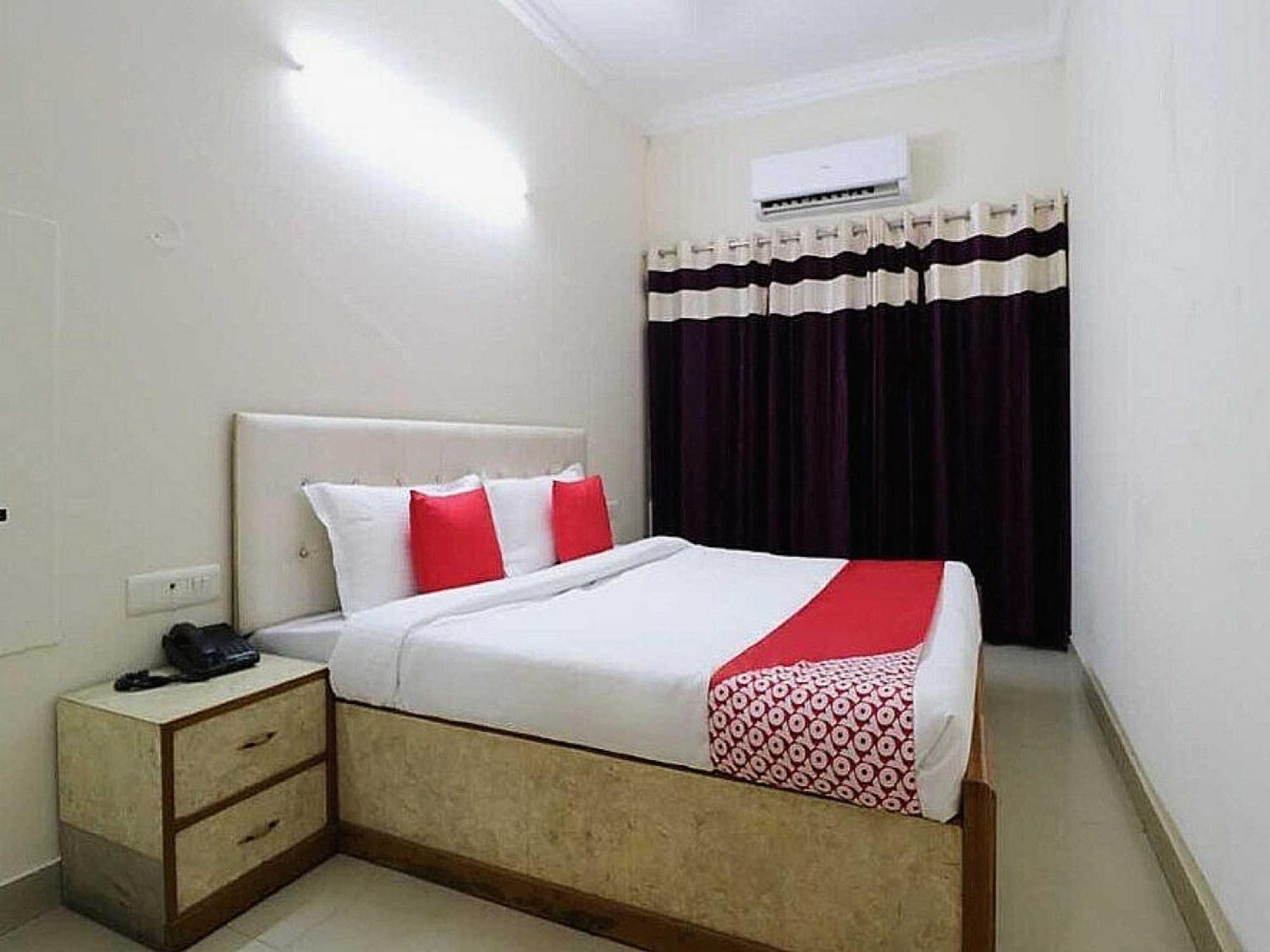 Hotel Anand Amritsar Exterior photo