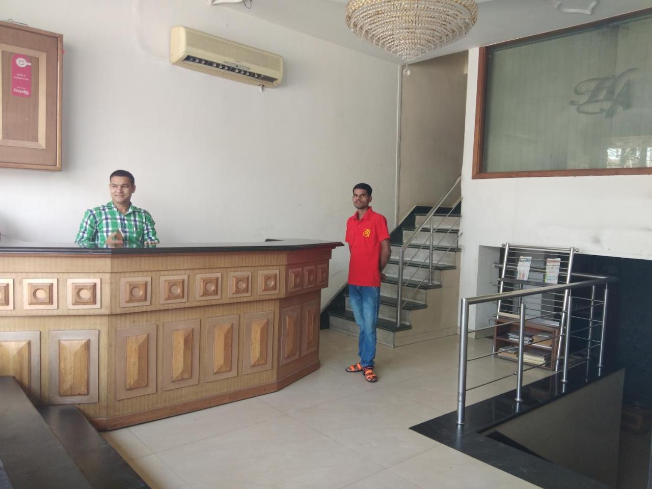 Hotel Anand Amritsar Exterior photo